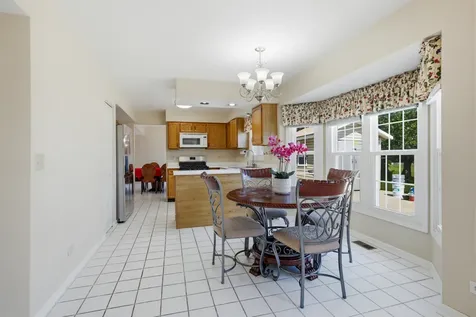 399 Stonewood Circle Carol Stream IL 60188