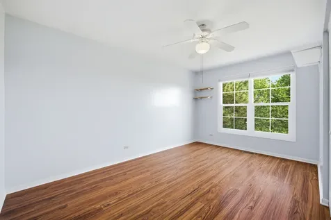 399 Stonewood Circle Carol Stream IL 60188