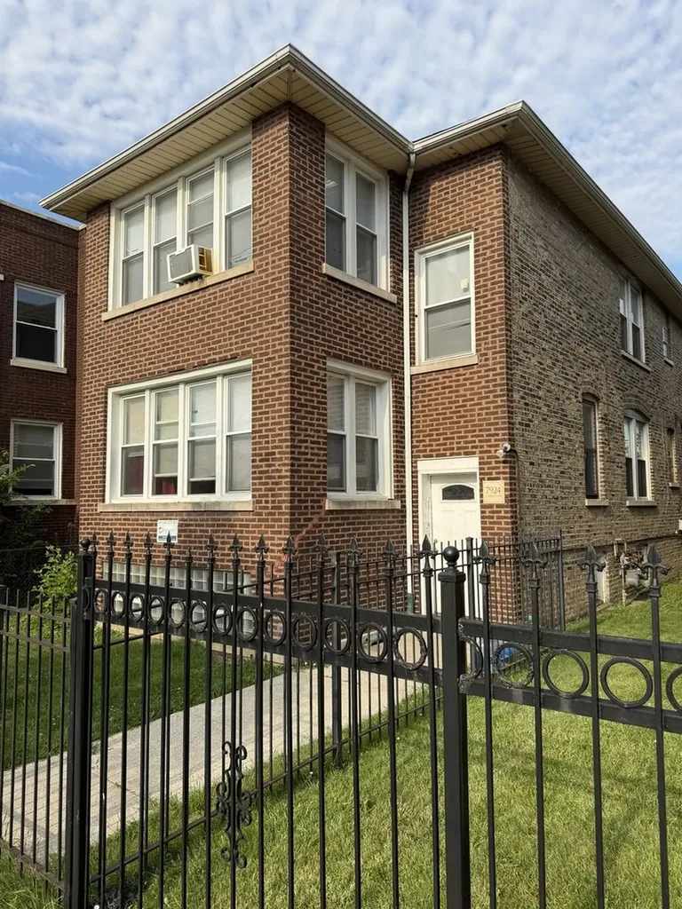 7924 South May Street Chicago IL 60620