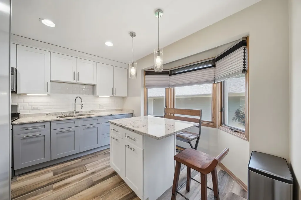 2550 West 112th Street Chicago IL 60655