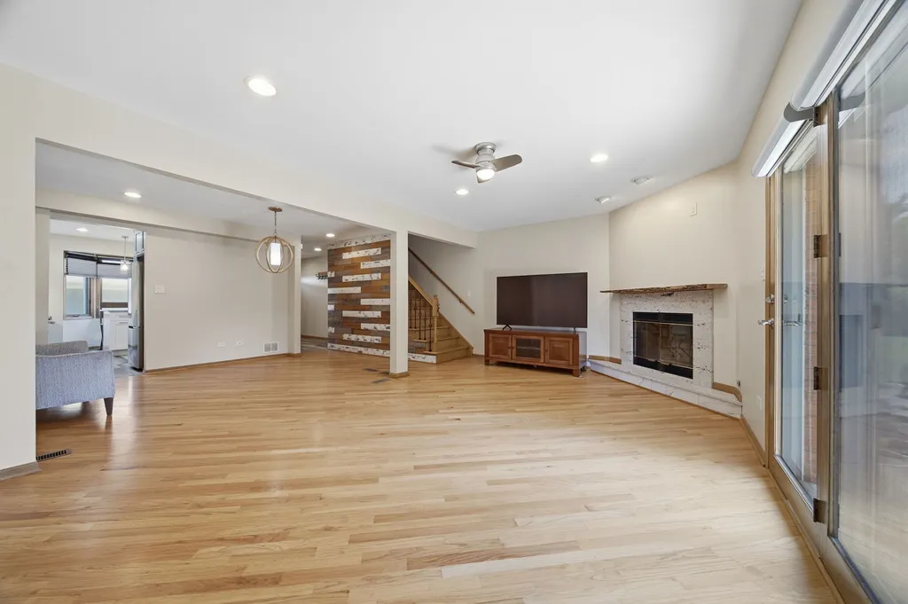 2550 West 112th Street Chicago IL 60655