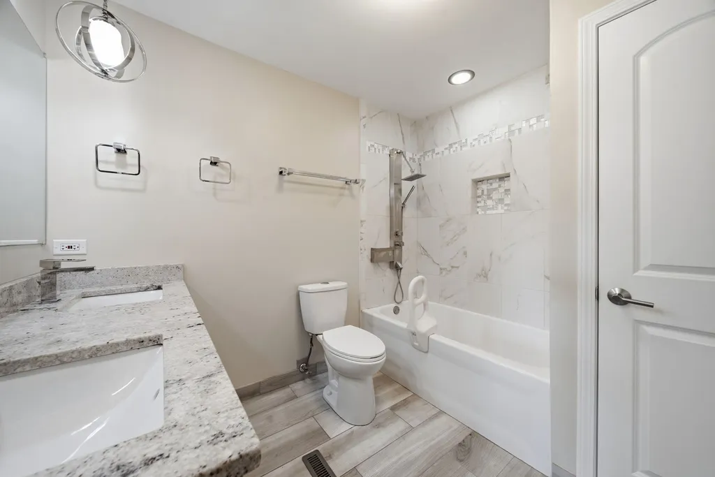 2550 West 112th Street Chicago IL 60655