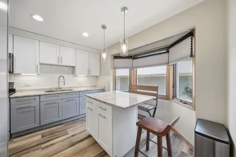 2550 West 112th Street Chicago IL 60655