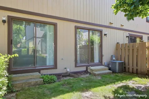 246 Shadowbend Drive Wheeling IL 60090