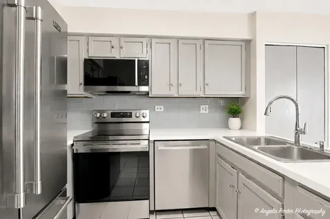 246 Shadowbend Drive Wheeling IL 60090