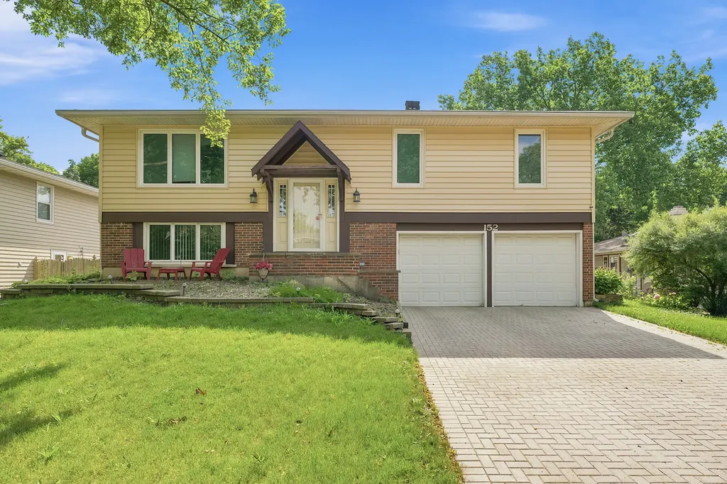 152 South Lancaster Drive Bolingbrook IL 60440
