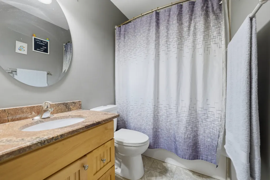 152 South Lancaster Drive Bolingbrook IL 60440