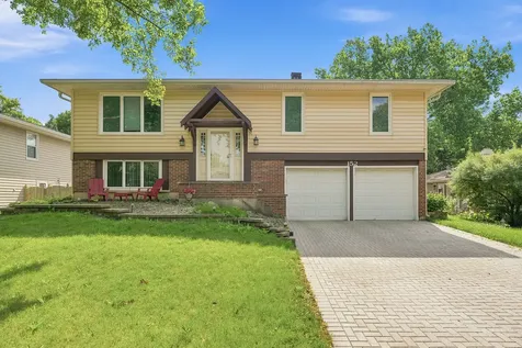 152 South Lancaster Drive Bolingbrook IL 60440