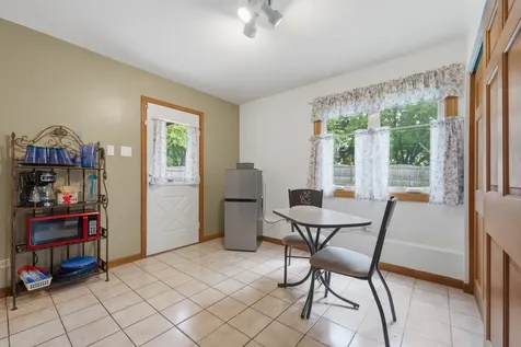 152 South Lancaster Drive Bolingbrook IL 60440