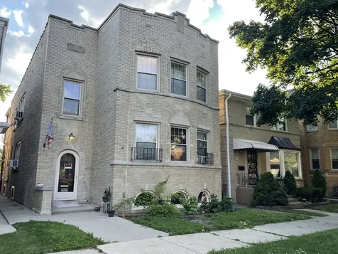 5832 North Virginia Avenue Chicago IL 60659