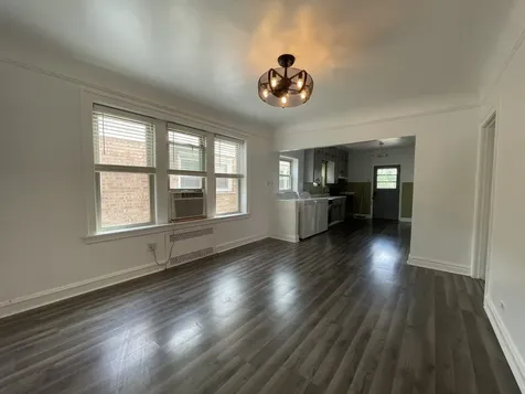 5832 North Virginia Avenue Chicago IL 60659