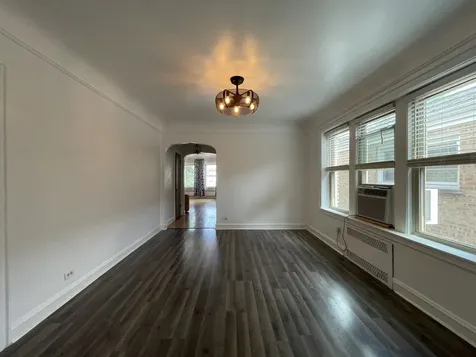 5832 North Virginia Avenue Chicago IL 60659