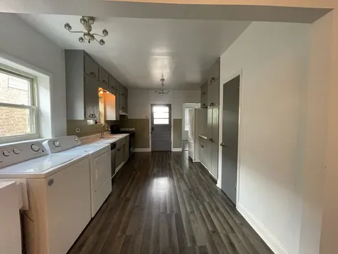 5832 North Virginia Avenue Chicago IL 60659
