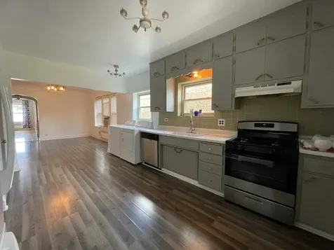 5832 North Virginia Avenue Chicago IL 60659