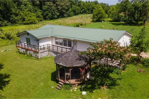 18680 Galatia Post Road Marion IL 62959