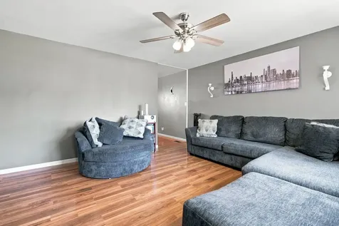 504 Rambler Lane Streamwood IL 60107