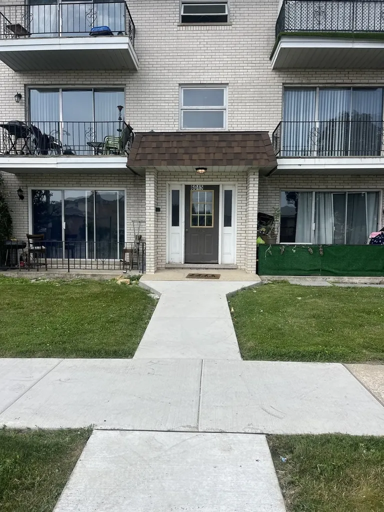 6045 Marshall Avenue Chicago Ridge IL 60415