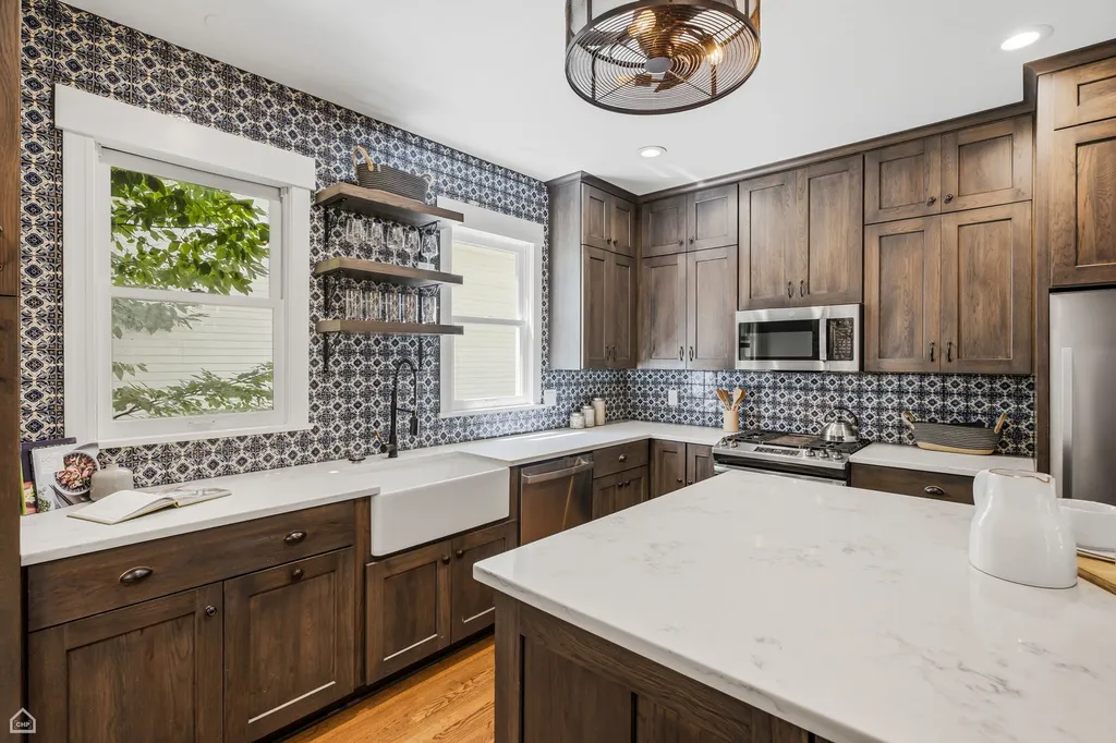 3757 North Bosworth Avenue Chicago IL 60613