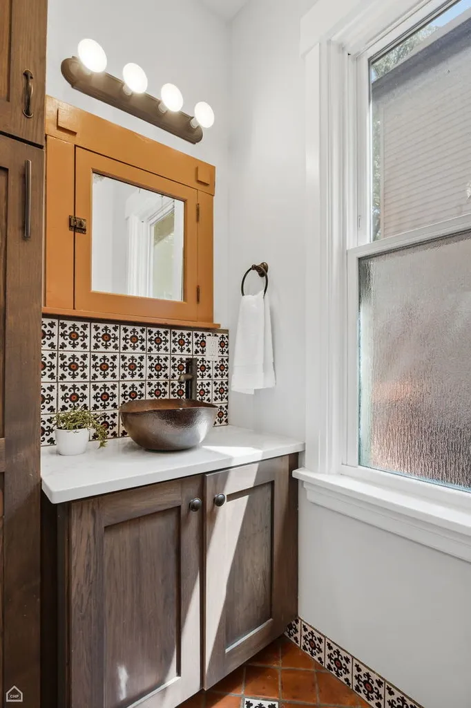 3757 North Bosworth Avenue Chicago IL 60613