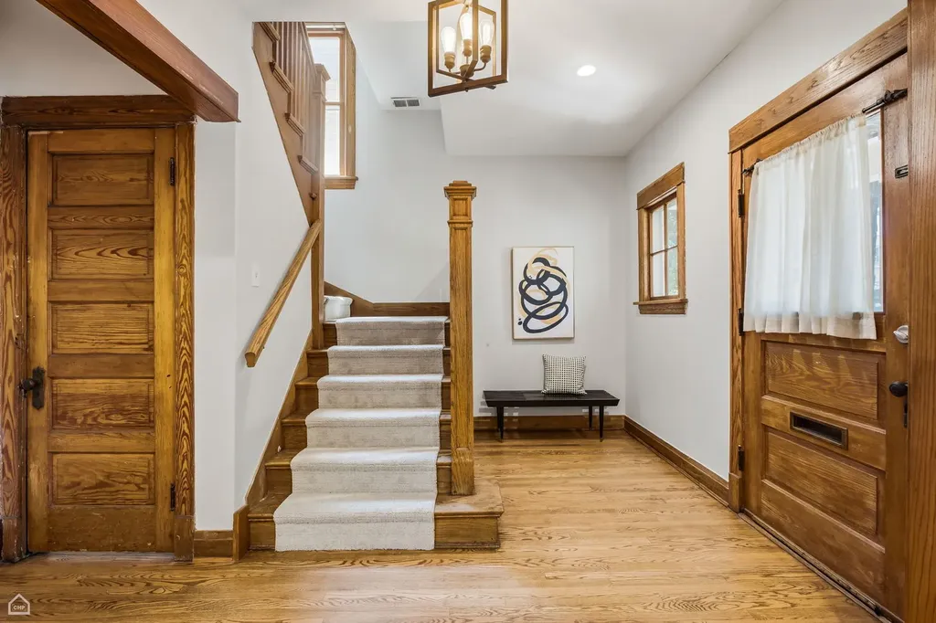 3757 North Bosworth Avenue Chicago IL 60613