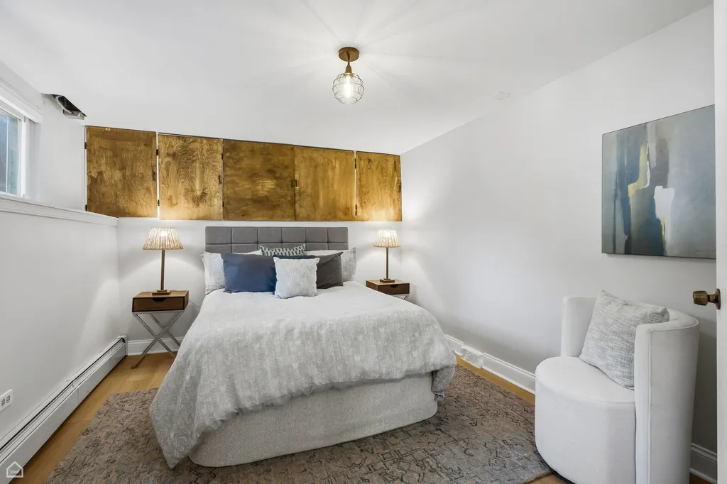 3757 North Bosworth Avenue Chicago IL 60613