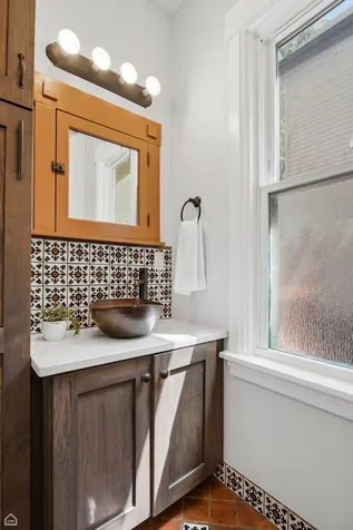 3757 North Bosworth Avenue Chicago IL 60613