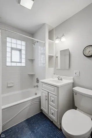 3757 North Bosworth Avenue Chicago IL 60613