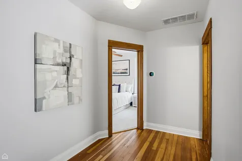 3757 North Bosworth Avenue Chicago IL 60613