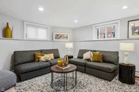 3757 North Bosworth Avenue Chicago IL 60613