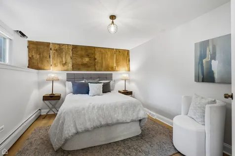 3757 North Bosworth Avenue Chicago IL 60613