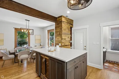 3757 North Bosworth Avenue Chicago IL 60613
