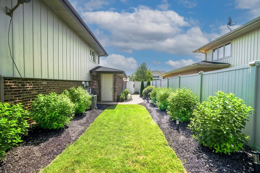 13940 Charleston Drive Orland Park IL 60462