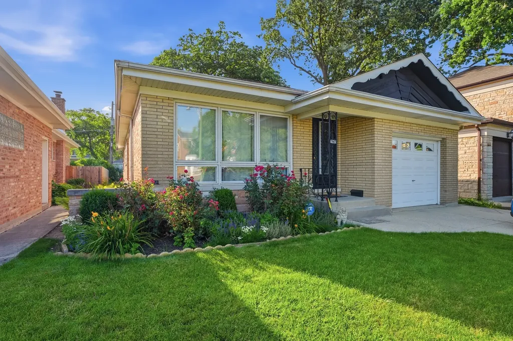 6226 North Le Mai Avenue Chicago IL 60646