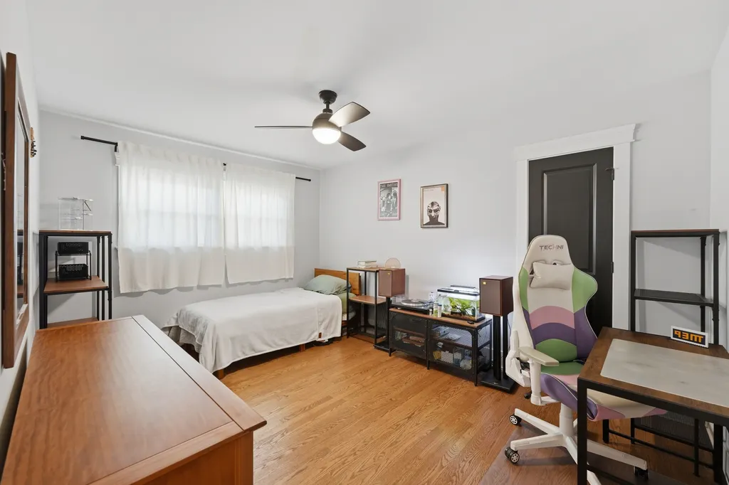 6226 North Le Mai Avenue Chicago IL 60646