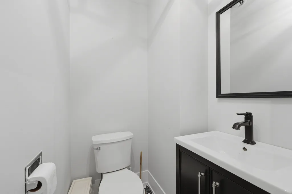 6226 North Le Mai Avenue Chicago IL 60646