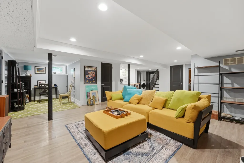 6226 North Le Mai Avenue Chicago IL 60646