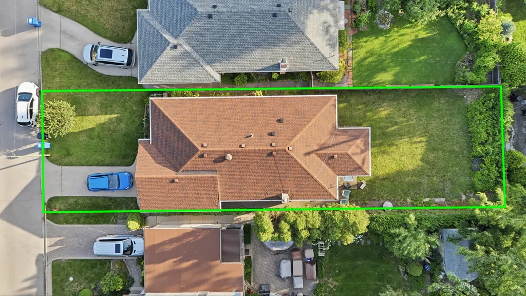 6226 North Le Mai Avenue Chicago IL 60646