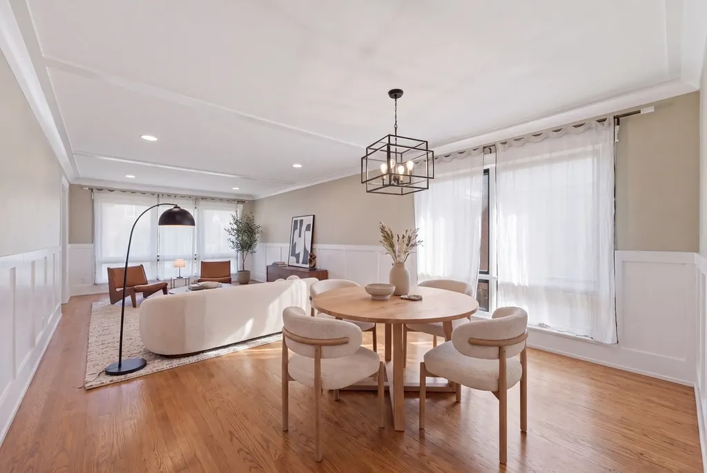 6226 North Le Mai Avenue Chicago IL 60646