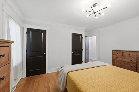 6226 North Le Mai Avenue Chicago IL 60646