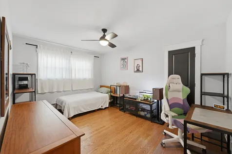 6226 North Le Mai Avenue Chicago IL 60646