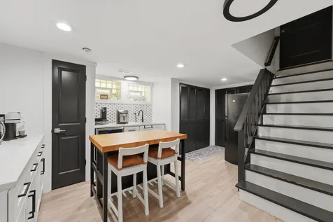 6226 North Le Mai Avenue Chicago IL 60646