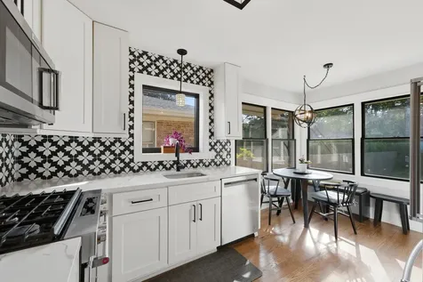 6226 North Le Mai Avenue Chicago IL 60646