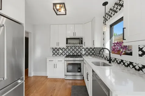 6226 North Le Mai Avenue Chicago IL 60646