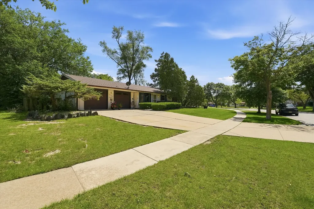 1509 Chatham Lane Schaumburg IL 60193