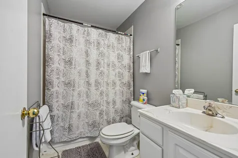 2011 Sunset Court Zion IL 60099