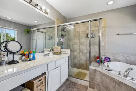 2011 Sunset Court Zion IL 60099