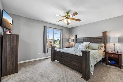 2011 Sunset Court Zion IL 60099