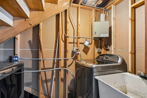 2011 Sunset Court Zion IL 60099