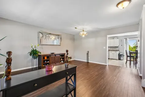 2011 Sunset Court Zion IL 60099