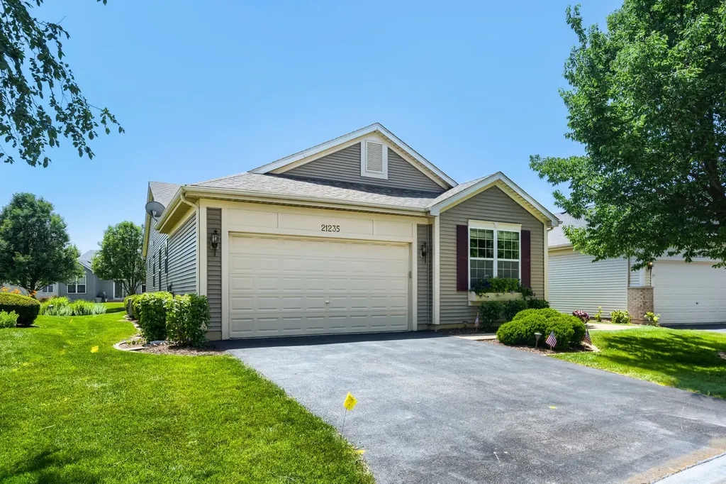 21235 Windsor Lake Lane Crest Hill IL 60403